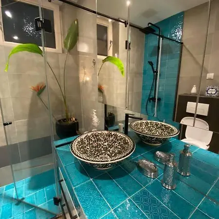 Shine Apartment
